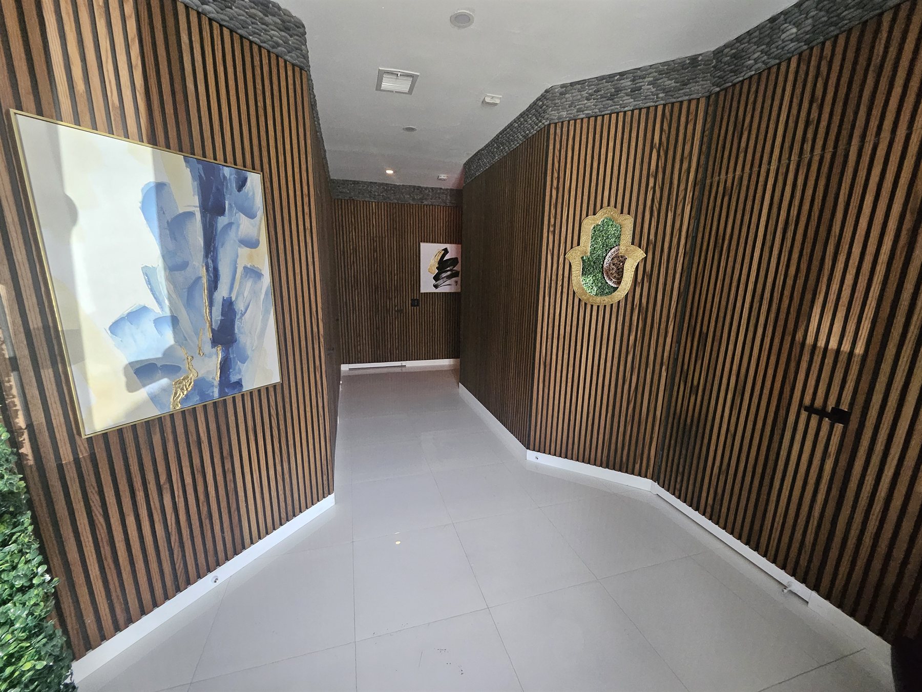 The hallway at Neo Brickell Massage near Brickell City Centre