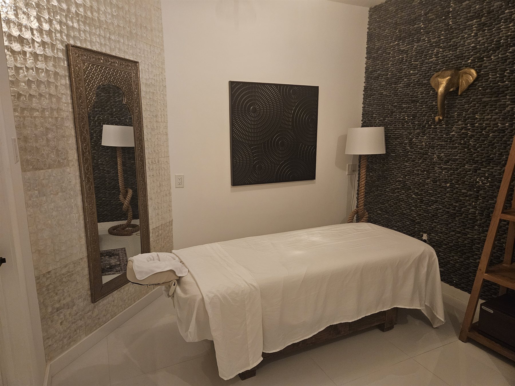 A quiet Swedish massage room at Neo Brickell Massage
